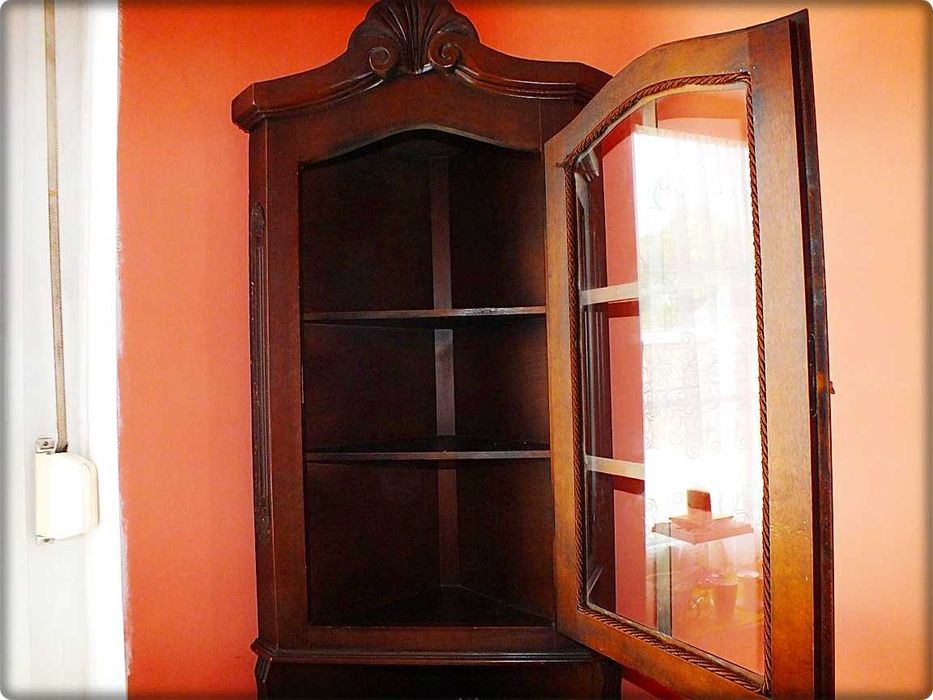 Stara Witryna narożna drewniana, Gablota rzeźbiona Ciemne drewno