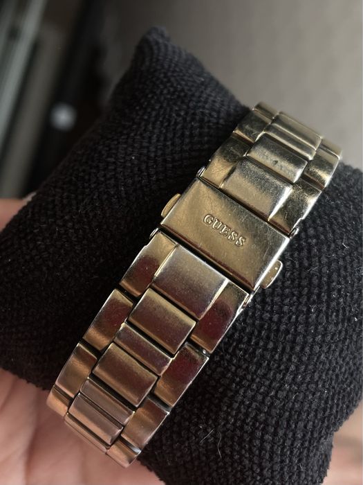 Годинник Guess