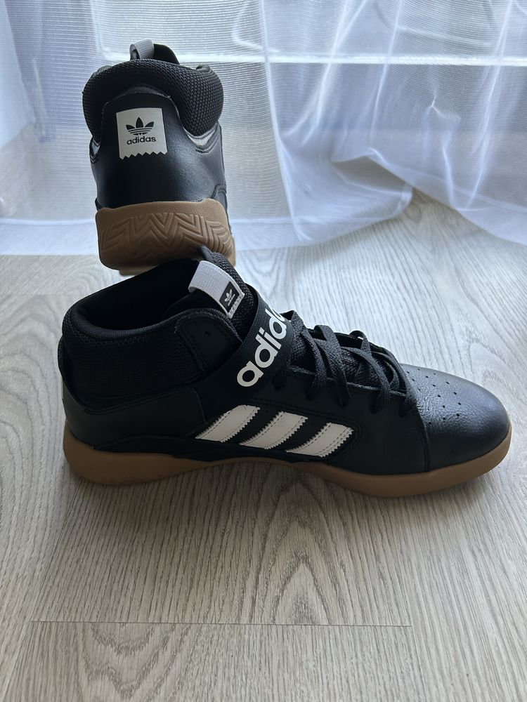 Buty Adidas VRX MID gum