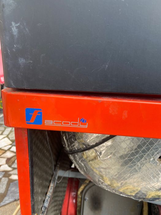 Cadeira a gasóleo usada facody