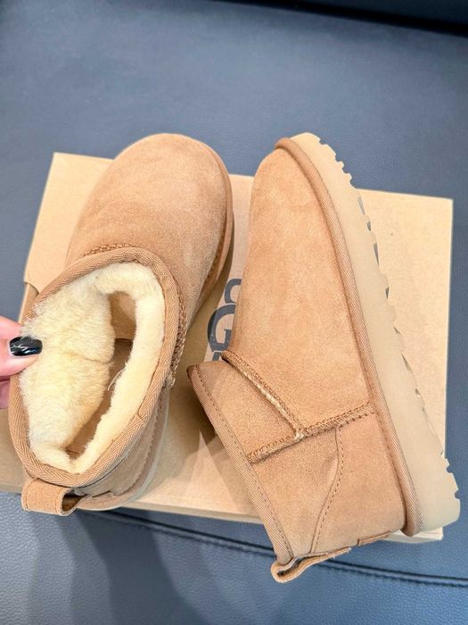 Buty damskie UGG_Classic_UltraMini Trampki Trampki Roz.37