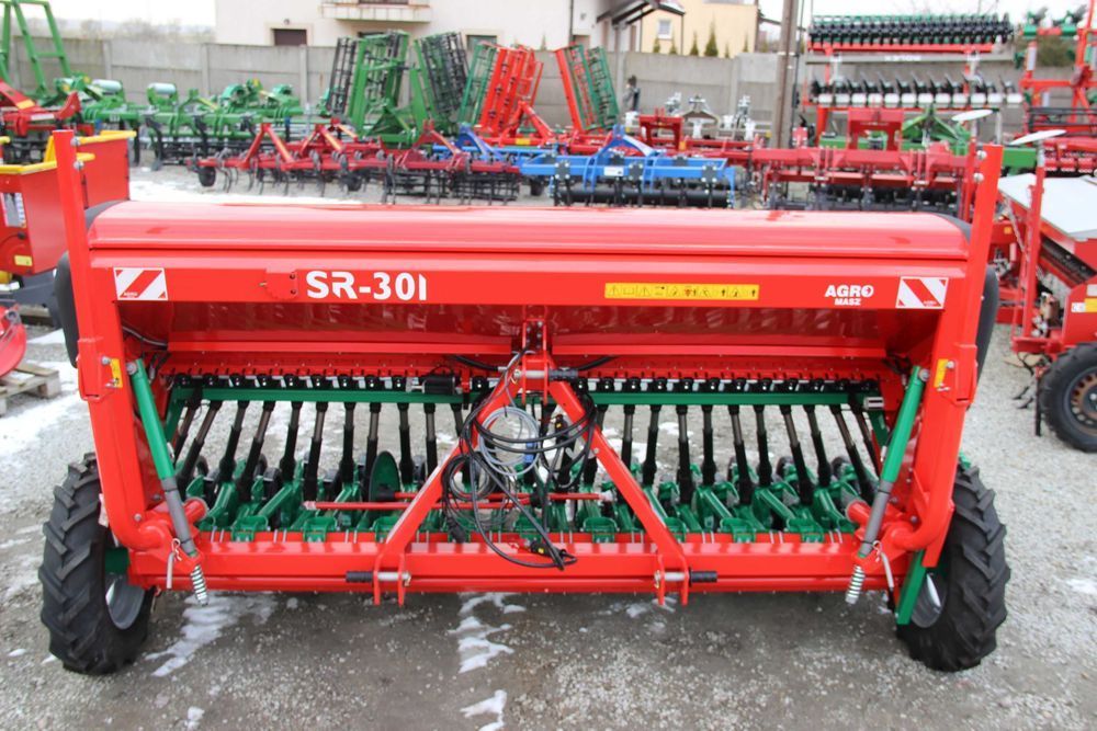 Siewnik zbożowy do zboża Agro-Masz SR 251, 271, 301 3m talerzowy