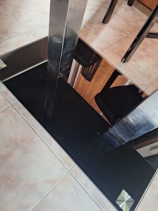 Mesa de jantar de vidro