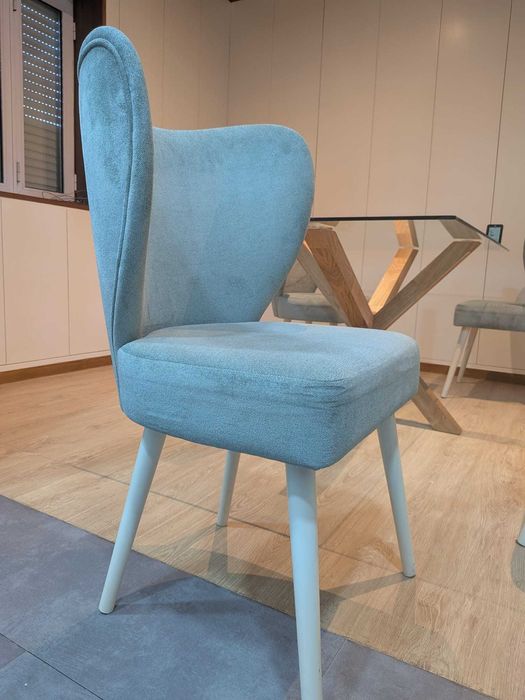 Vendo conjunto de 6 cadeiras para sala de jantar