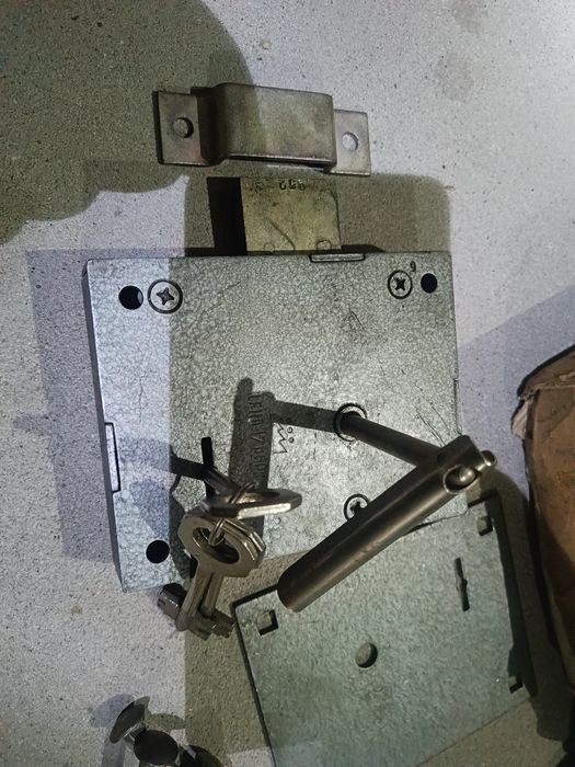 Zamek do garażu wpuszczany ZGS zamek do magazynu