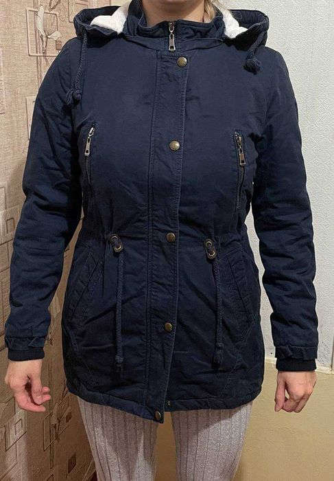 Курточка осіння жіноча