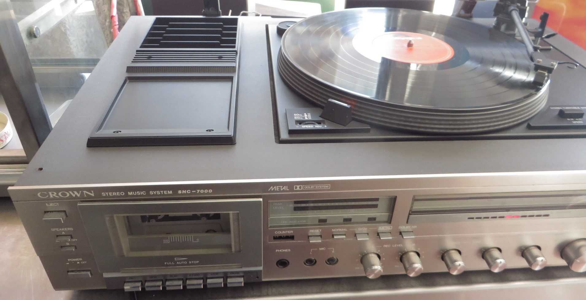 Gira discos, rádio, gravador de cassetes CROWN SHC-7000