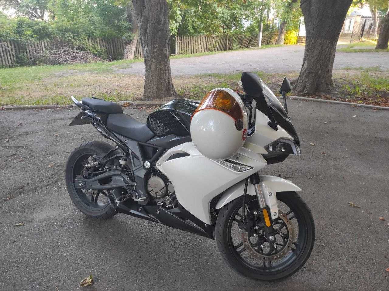 Мотоцик Voge 300rr або Loncin 300rr