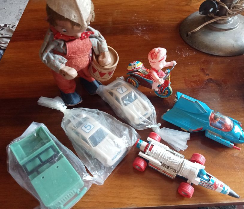 Stara zabawka Bobas na rowerku Japan Dobosz na kluczyk auto PRL Corgi