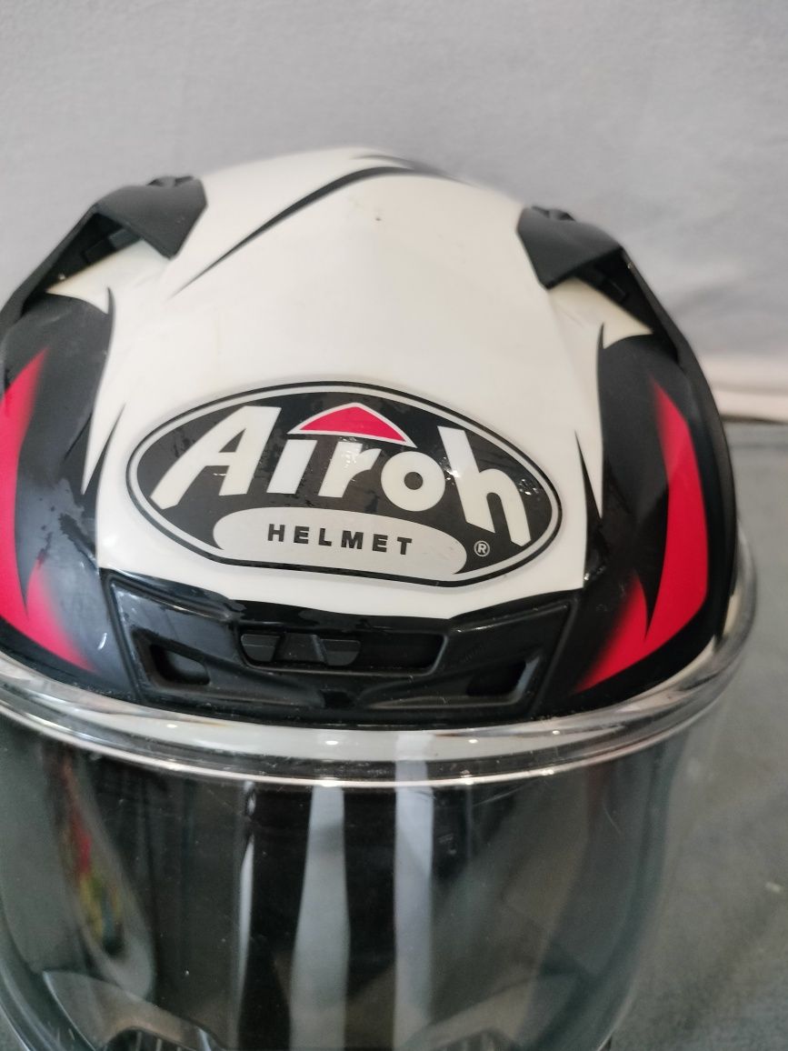 Capacete Airoh skull bones