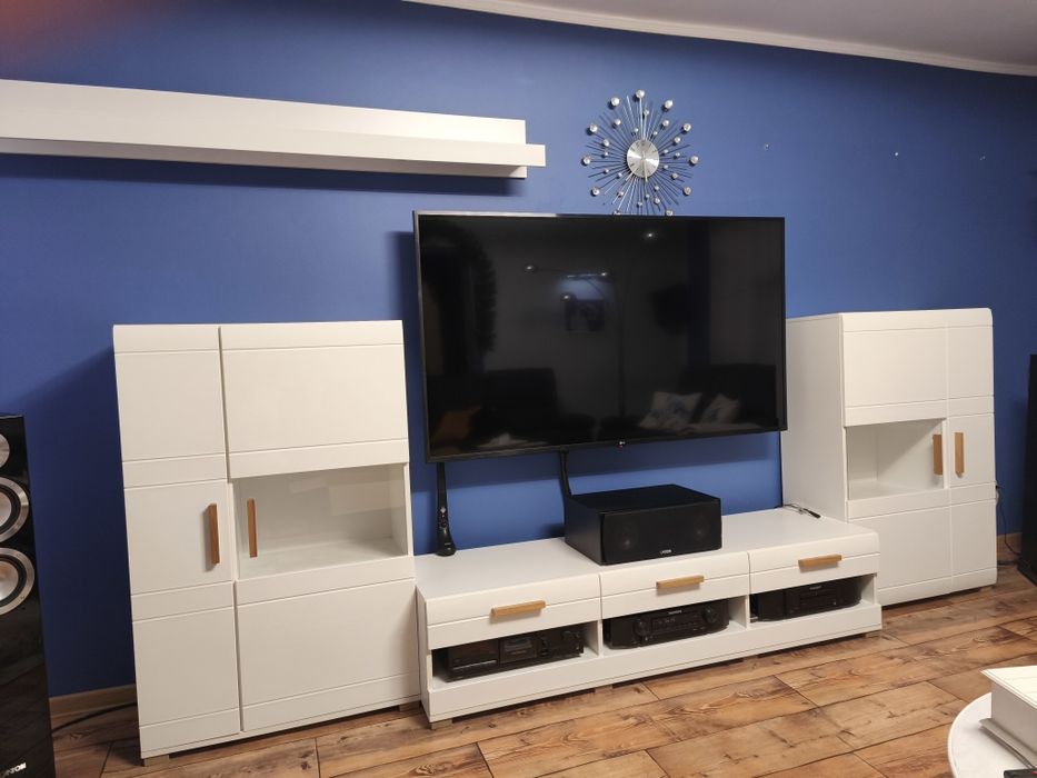 Meble do salonu białe