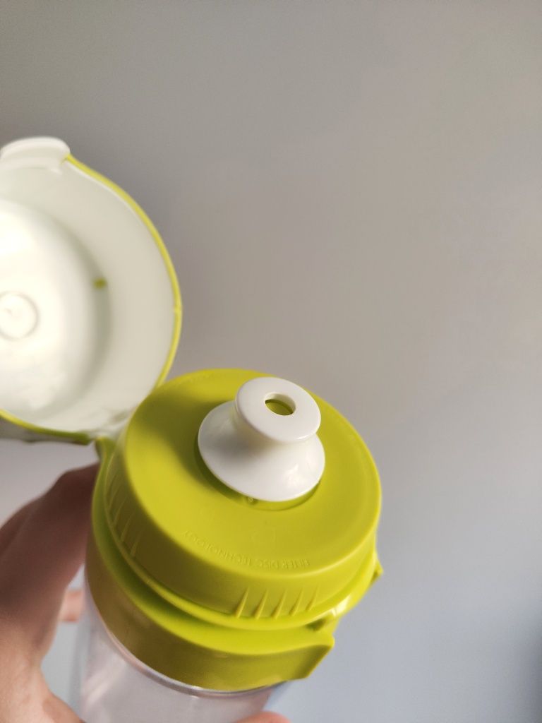Bidon butelka na wodę brita z filtrem węglowy jasno  zielona