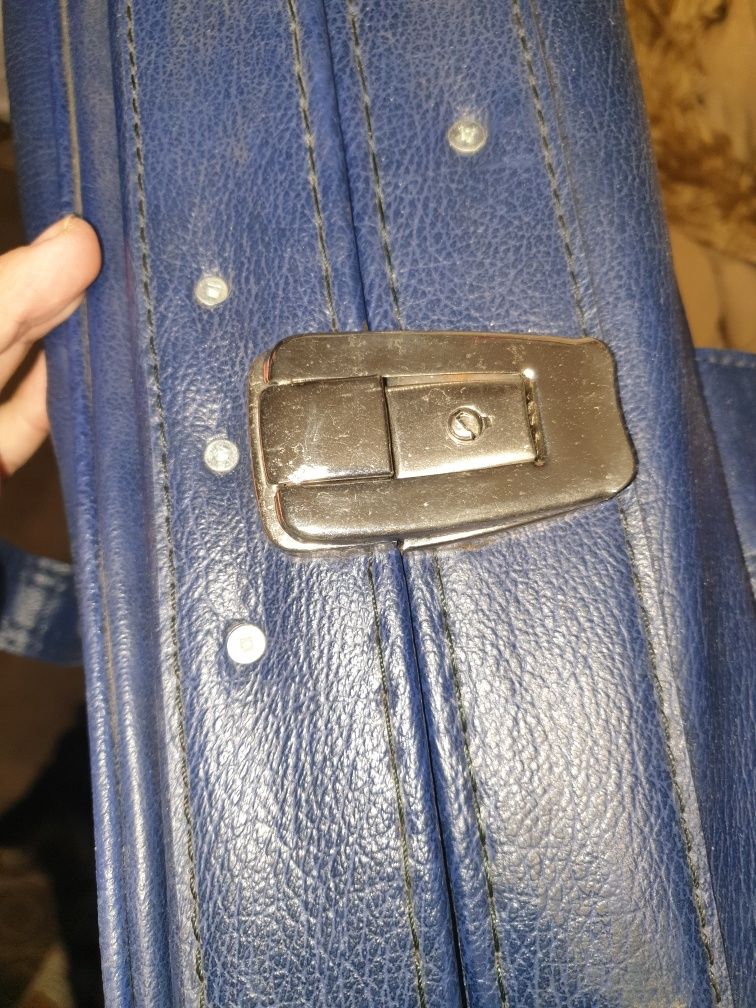 Чемодан на колёсах