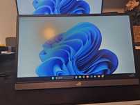 Portable gaming monitor ASUS ROG Strix XG16AHP with accessories