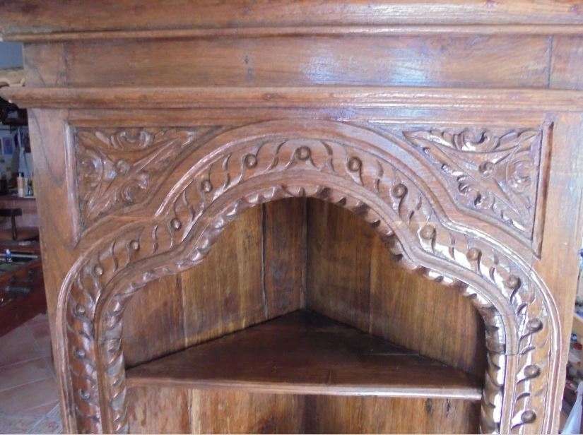 Móvel cantoneira em carvalho antigo