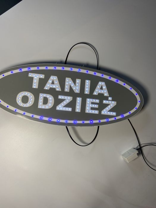 Reklama rablica  świetlna na okno Tania odzież