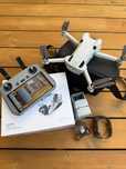 Dron DJI Mini 4 Pro Fly More Combo - Aparatura RC2 jak nowy Poznań