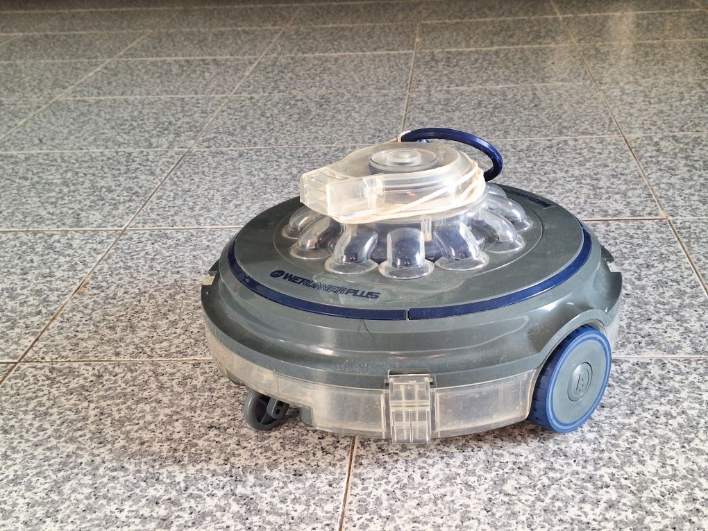 Robot de Limpeza Piscina a Bateria – GRE RBR75