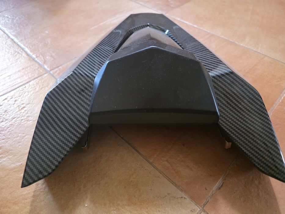 Tampa banco traseiro cb650r 2021