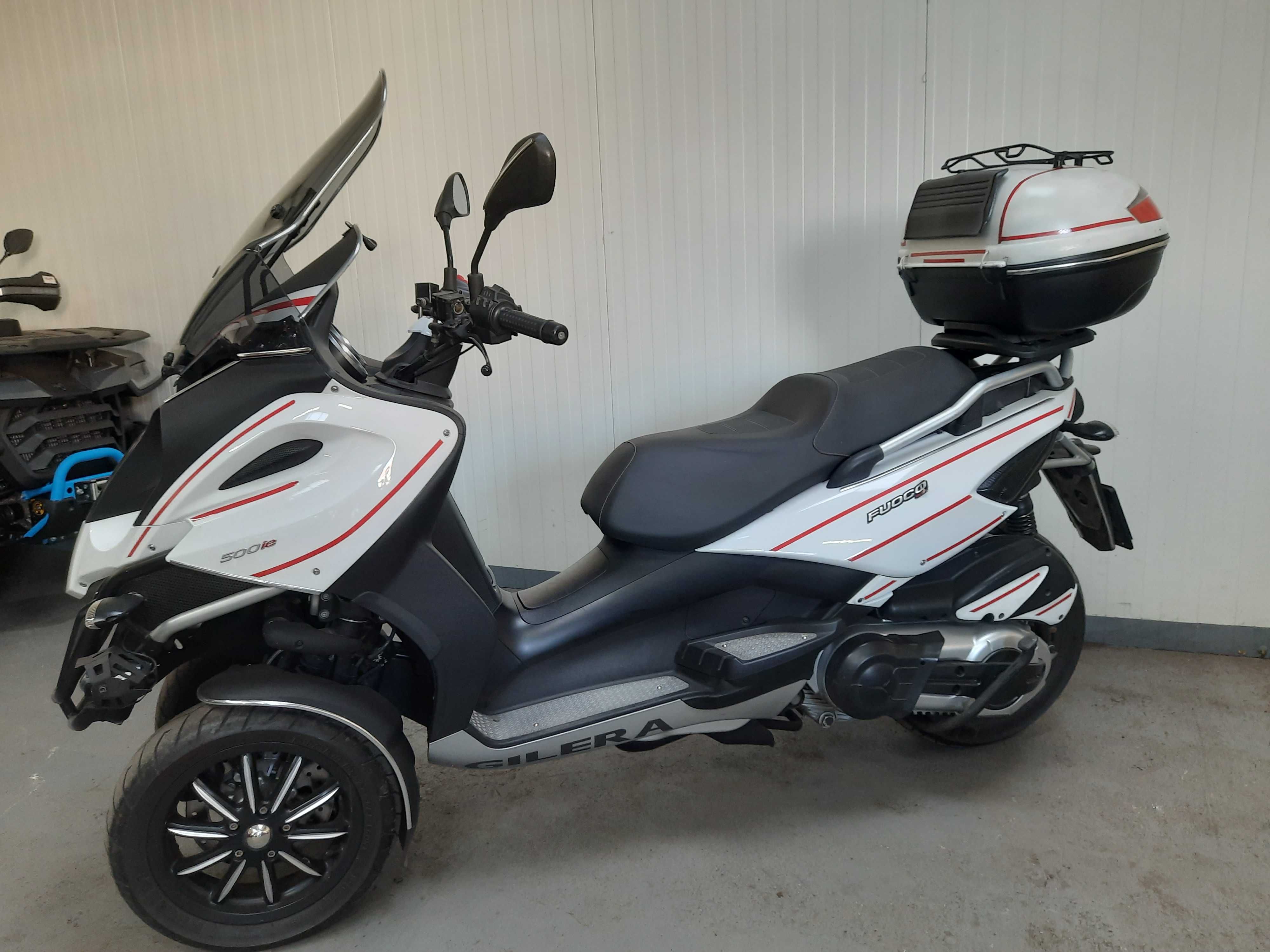 Skuter GILERA FUOCO 500IE kat B 2011 kufer RATY MP3 zarejest MOCNY