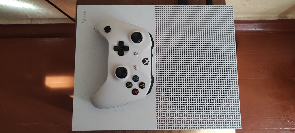 Продам Xbox one S