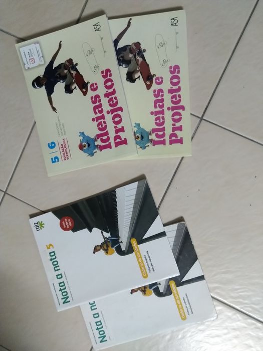 Livros de Fichas 5° e  6° Ano Encapados como Novos.