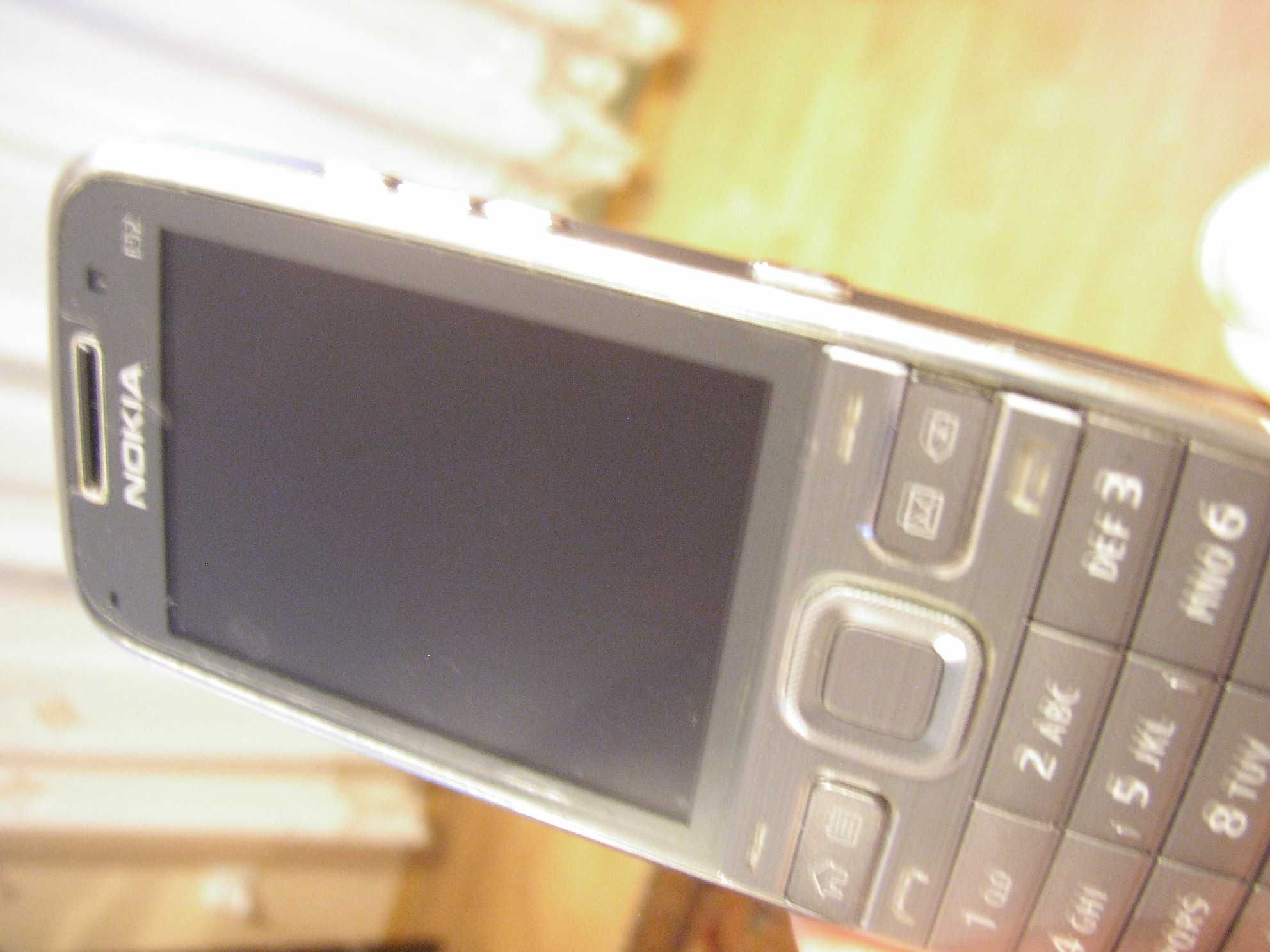 Nokia E52 bez simlocka