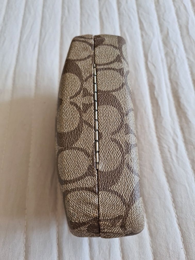 Etui pokrowiec na okulary Coach