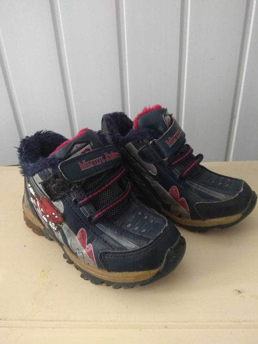 Дитяче взуття -кросівки 60 грн  за дві пари