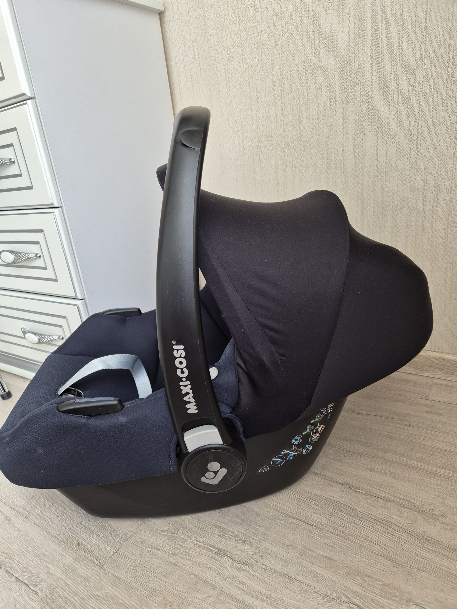 Автокресло та переноска Maxi Cosi Tinca