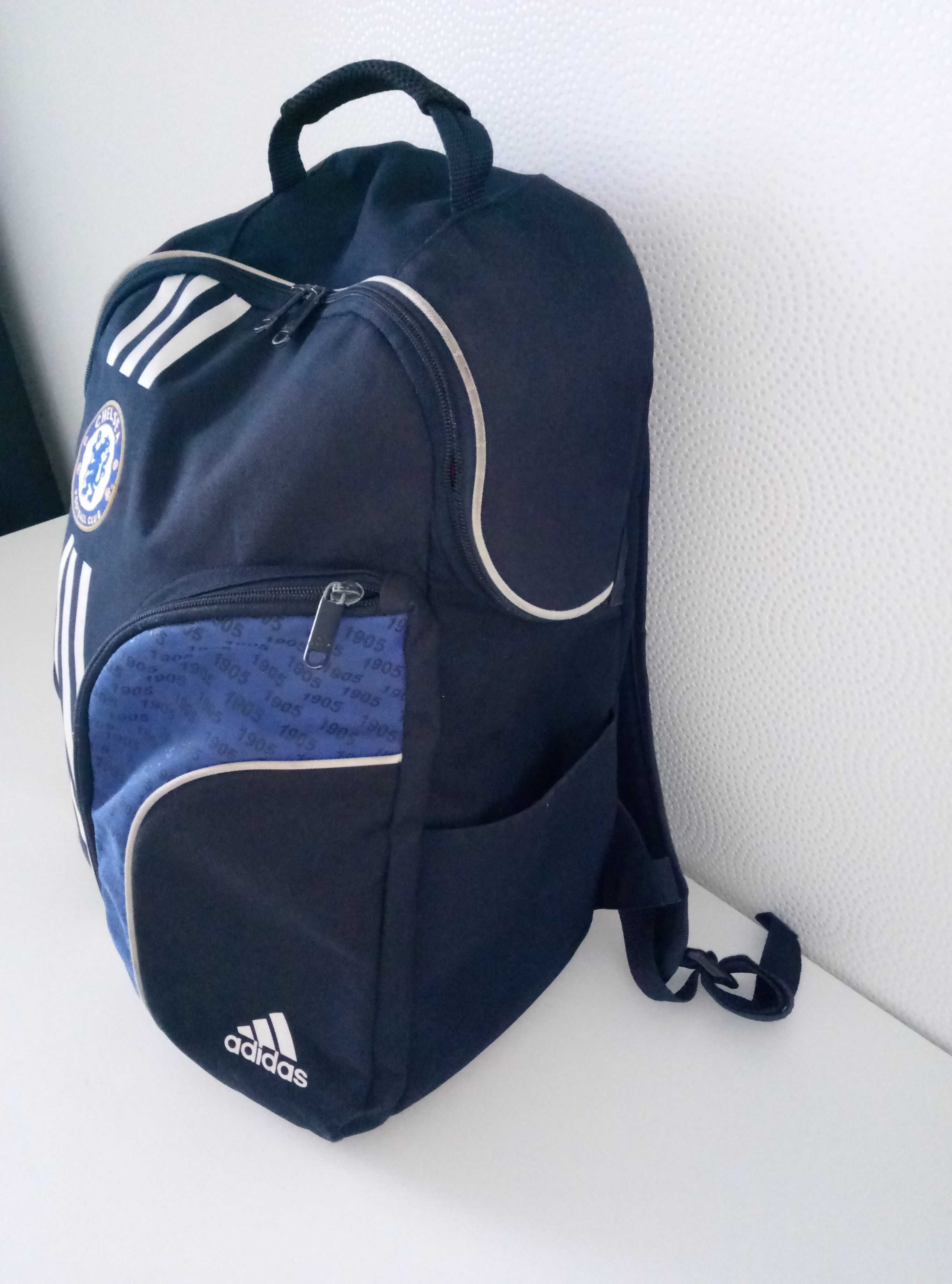 Рюкзак футбольный АDIDAS CHELSI. Размер 43 х 40 х 18 см.