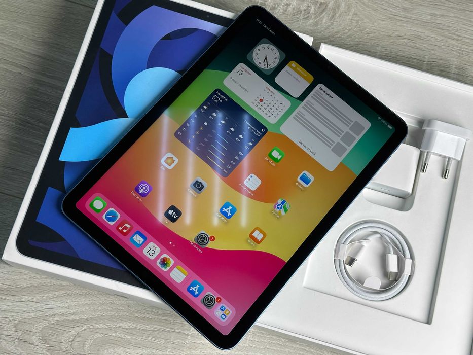 Планшет Apple iPad Air 5 10.9 M1 64GB Wi‑Fi Sky Blue 2022 A2588 100%