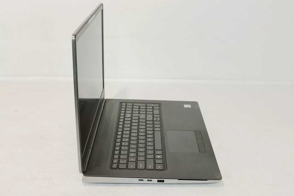 DELL PRECISION 7750  I7-10850H/1 Tb ssd/32GB/Quadro RTX 3000/500 Nits