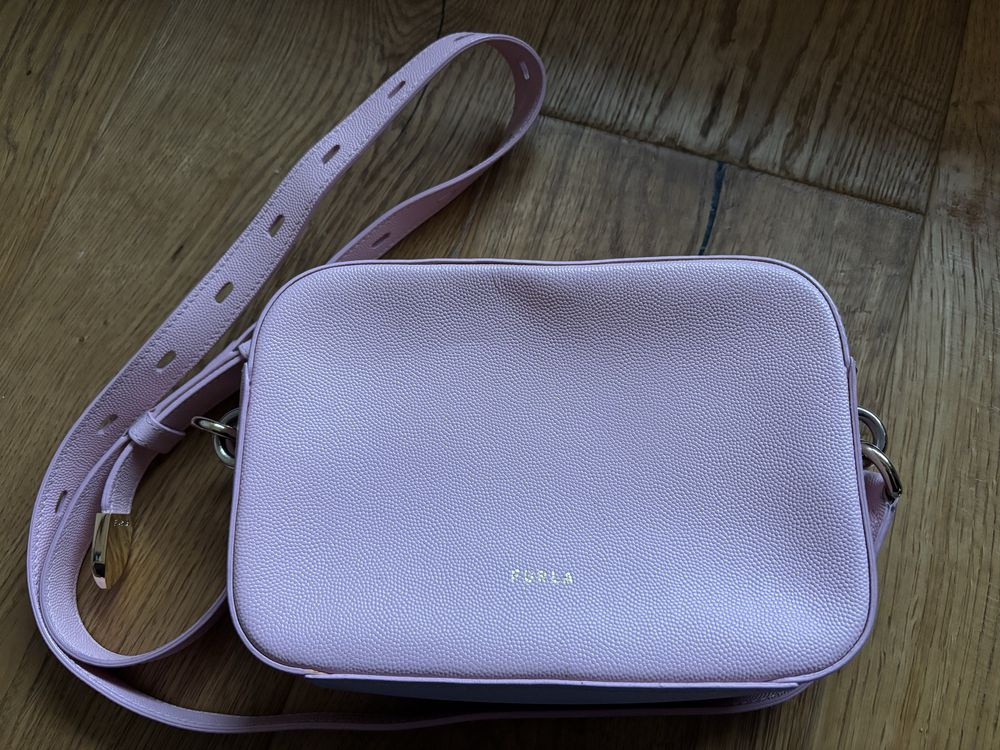 Furla torebka skórzana crossbody różowa