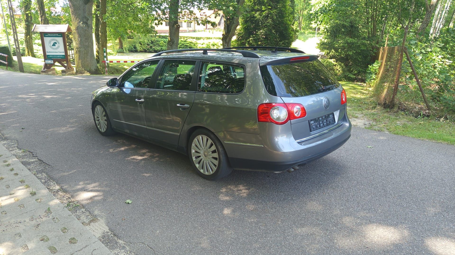 VW Passat B6 kombi 2.0 TDI 2006
alufelgi 17" 
wspomaganie ki