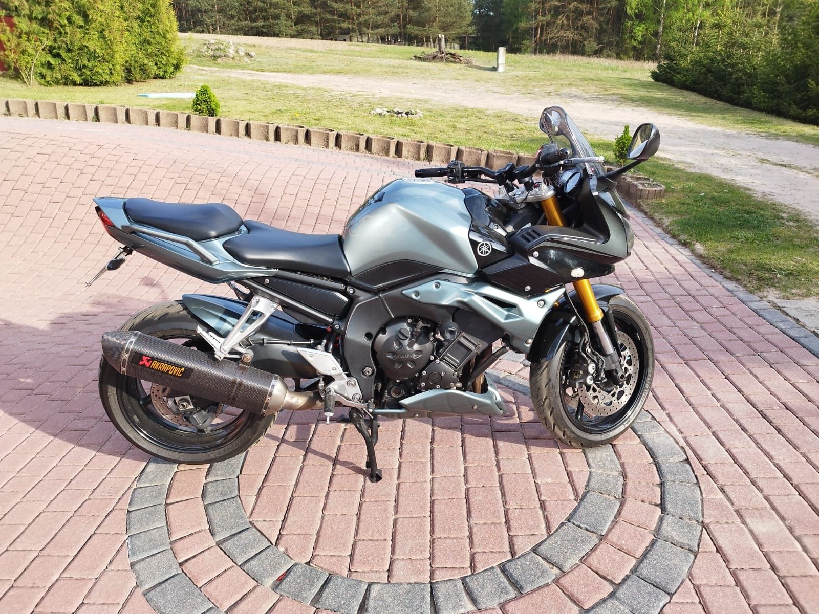 Motocykl Yamaha Fz1