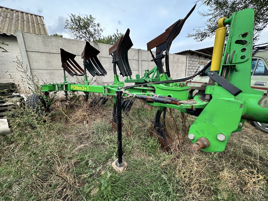 ТОРГ Плуг Велес Агро обертовий навісний 3+1