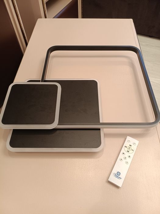 Стельова LED лампа на пульті управління