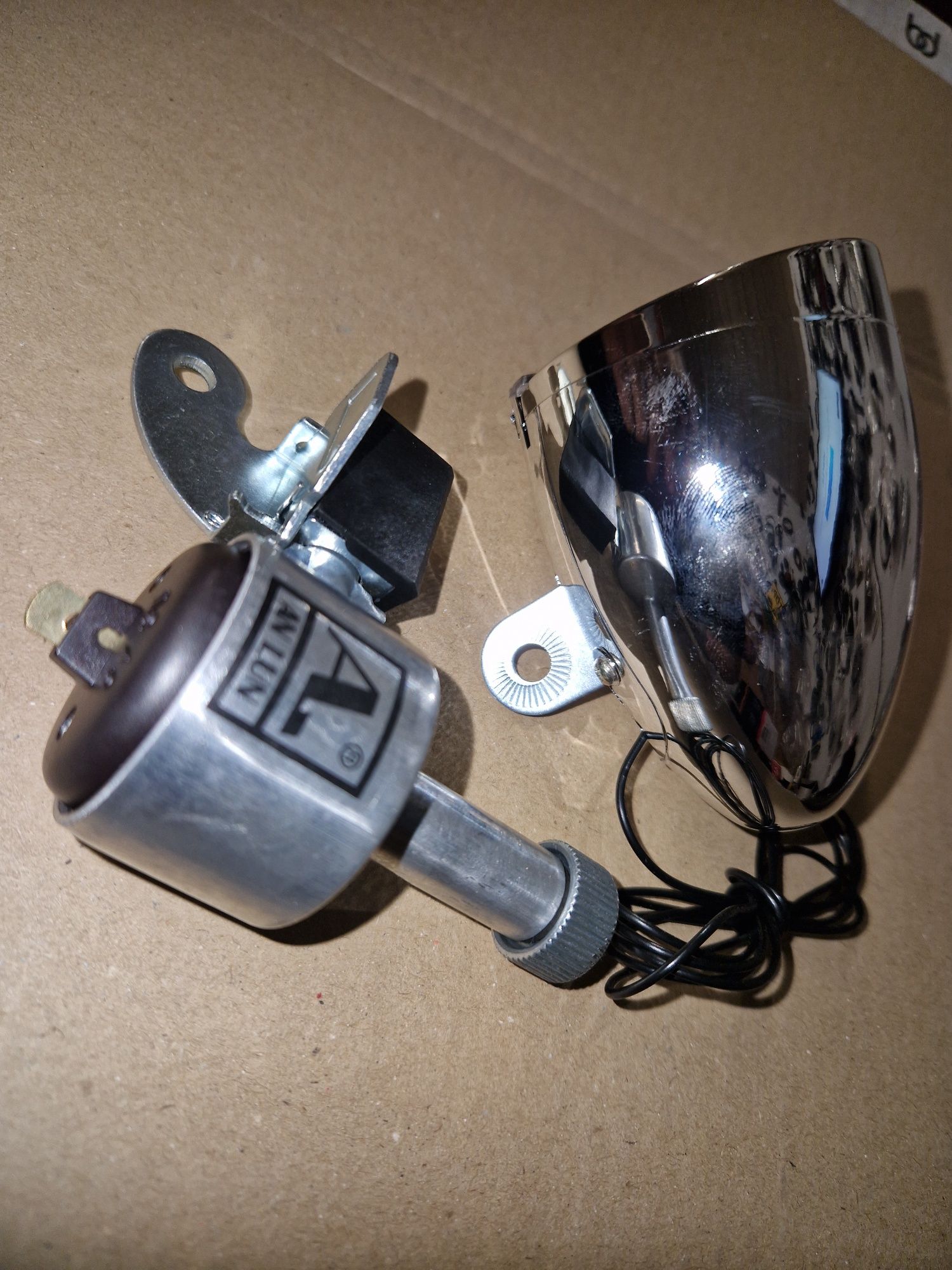 Nowy zestaw lampa+dynamo wigry 3 pelikan zenit jubilat flaming uniwers