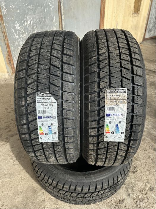 235/50R20+255/45R20 Нові різноширокі зимові шини VW ID4 Bridgestone