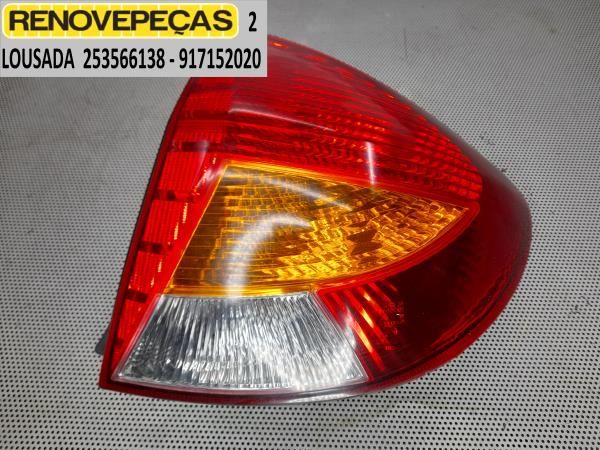 Farolim direito KIA Rio Sedan (DC_)