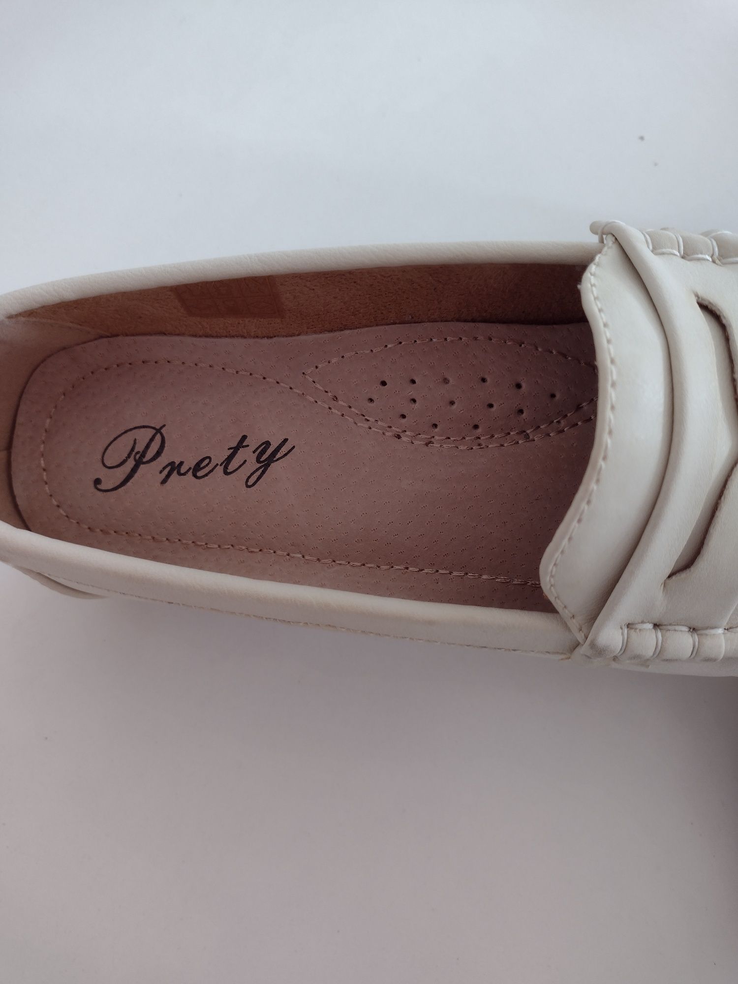 Nowe buty  mokasyny