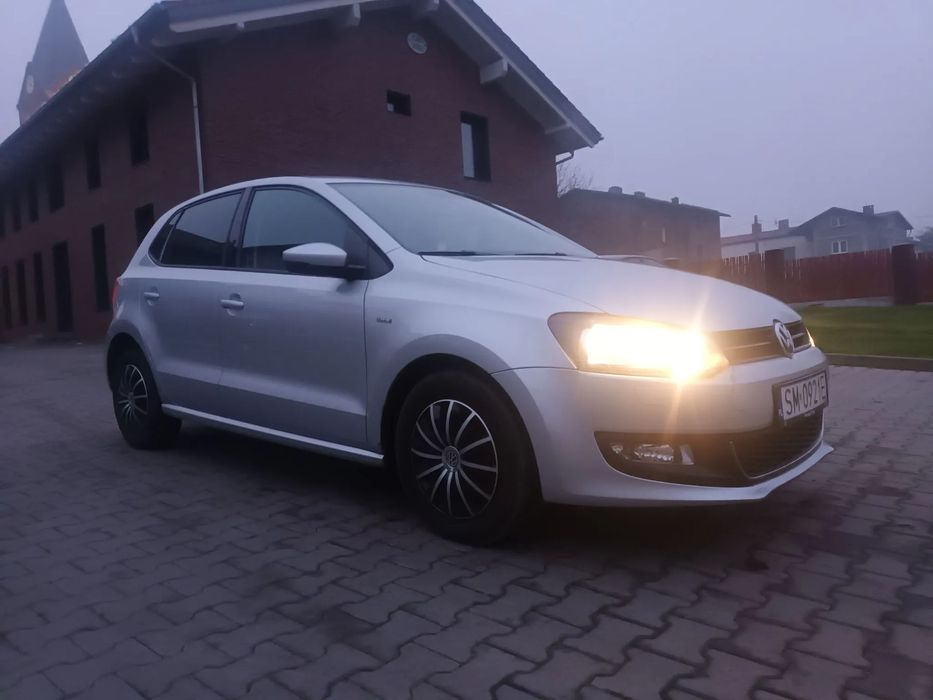 Volkswagen Polo niski przebieg silnik benzynowy klimatronik wersja life