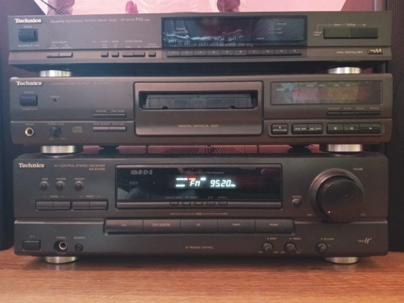 Technics SA - EX 140, CD SL - PG 490, Tuner ST - G 470
 technics SA -