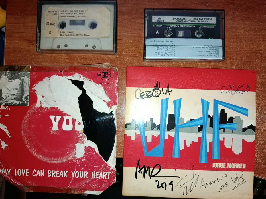 Discos Vinil - Neil young (1970) , UHF Jorge Morreu (2019) autografado