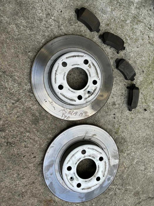 tarcze hamulca hamulcowe tył klocki opel astra H 3 III 262mm
