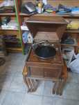 Gramofon zabytkowy