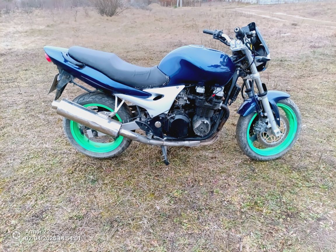 Пррдам  kawasaki zr7 на запчастини або продаж цілим
