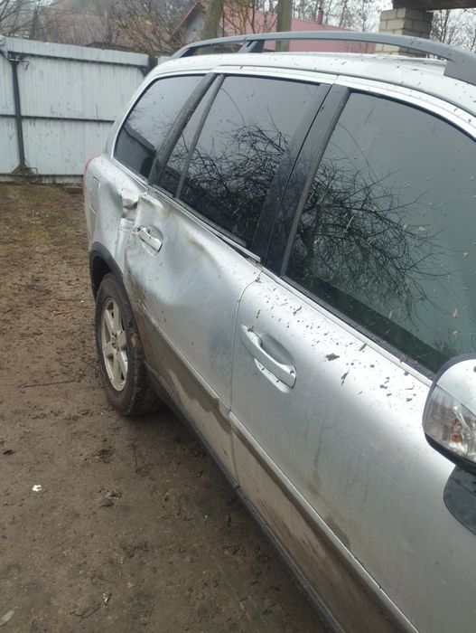 Продам автомобиль Вольво XC90 2007 року вийськовому цена 4000 тысячи д