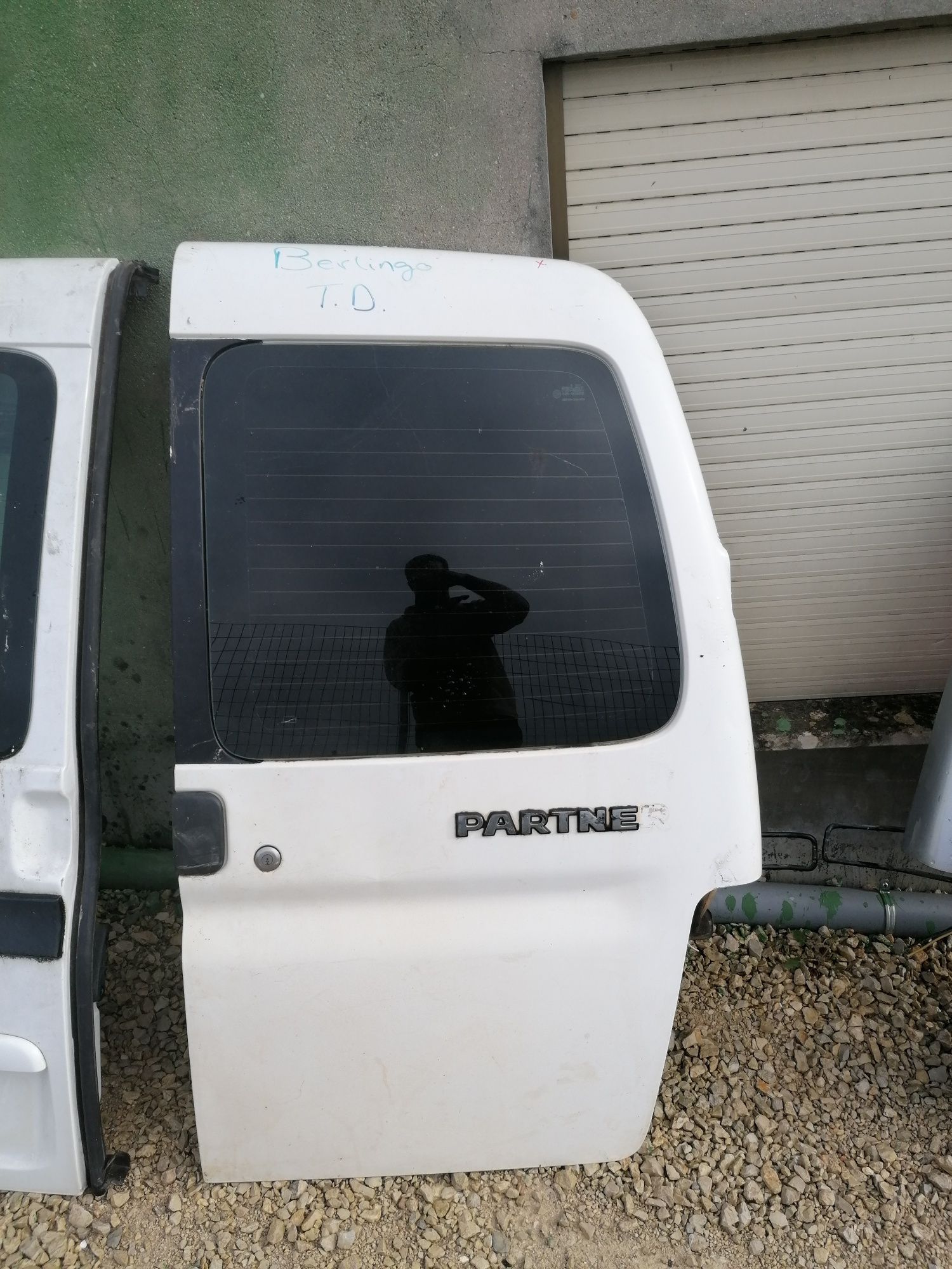 Porta traseira Citroën berlingo e peugeot partner 1997 a 2008